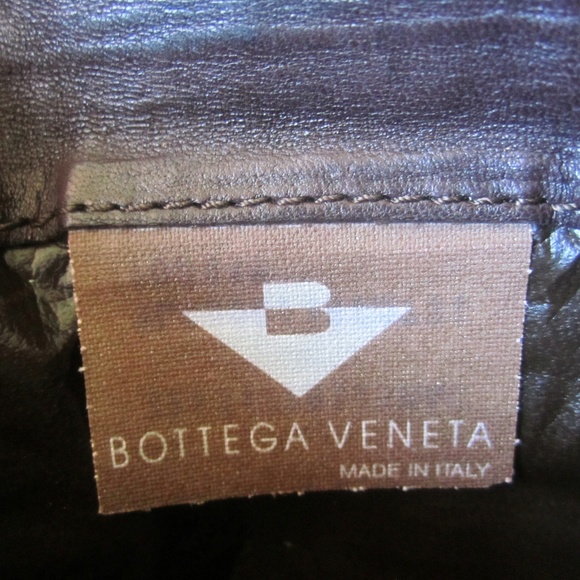Bottega Veneta Wallet Clutch - Picture 8 of 9